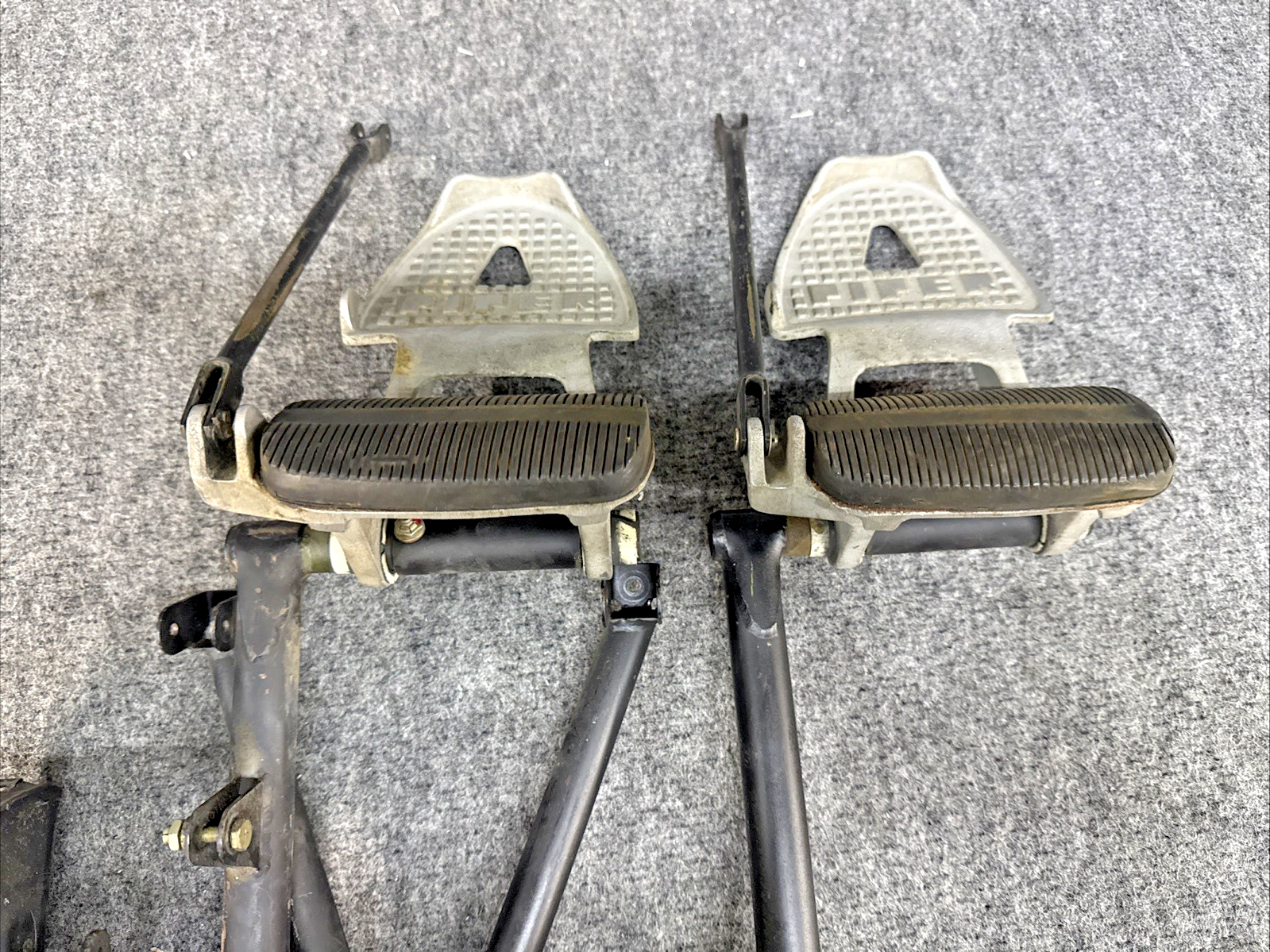 Bar Rudder Pedals 67180-004 Piper PA28R Rudder Pedal Bar with Rudder Pedals – Airplane ...