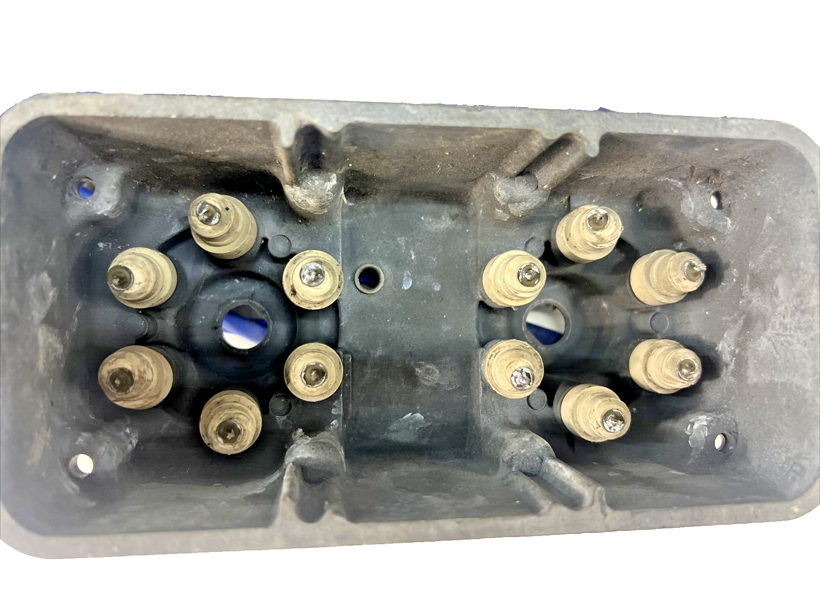 Bendix Dual Magneto Cap and Leads – Airplane Parts and Service