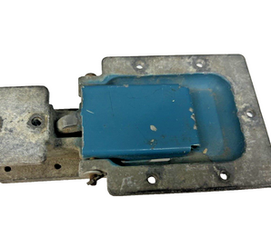 Cessna 152 Door Handle Assembly