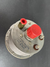 Load image into Gallery viewer, Janitrol Pressure Switch 07D34
