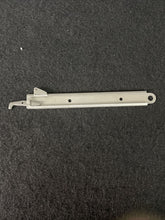 Load image into Gallery viewer, Cessna 5211183-16 Latch Assembly
