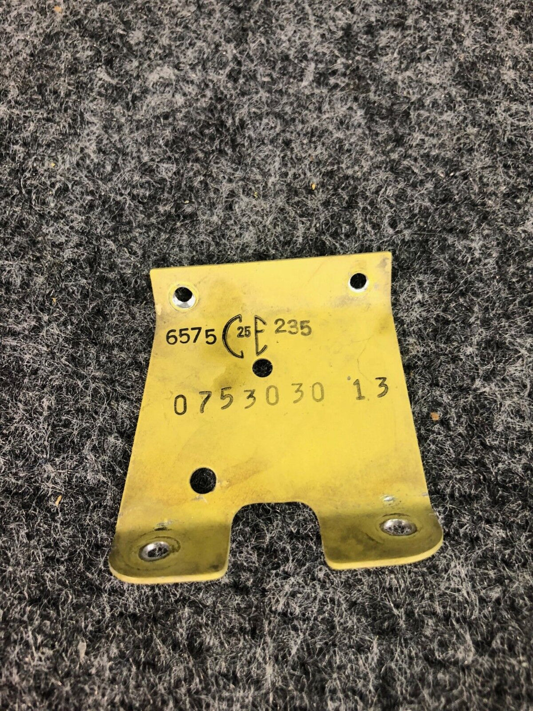 Cessna 182P 0753030-13 Gusset Shock mount