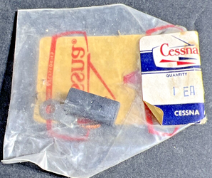 7025480001 Cessna Brush