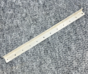 5013040-13 Cessna Angle LH