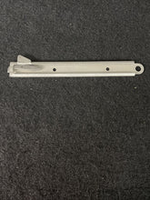 Load image into Gallery viewer, Cessna 5211183-16 Latch Assembly
